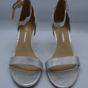 Chinese Laundry - Silver Heels - Z Right Stuff - 9.5M